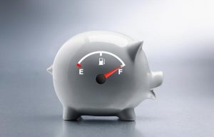 Tips para ahorrar bencina ante el alza de los combustibles en Chile: qué hacer y qué evitar al volante